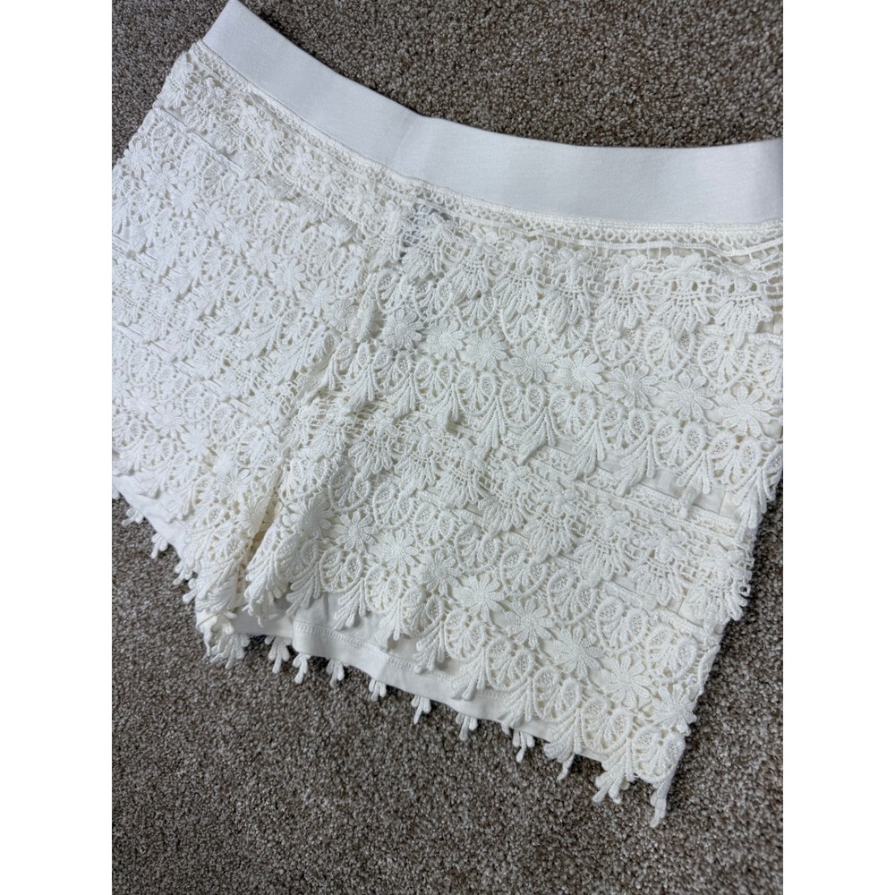 NEW Express White Floral Lace Overlay Shorts Womens Medium Boho Festival Summer